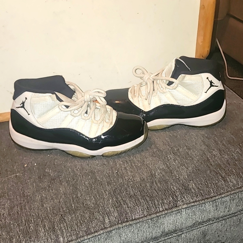 Retro Jordan 11 Concords - Size 10